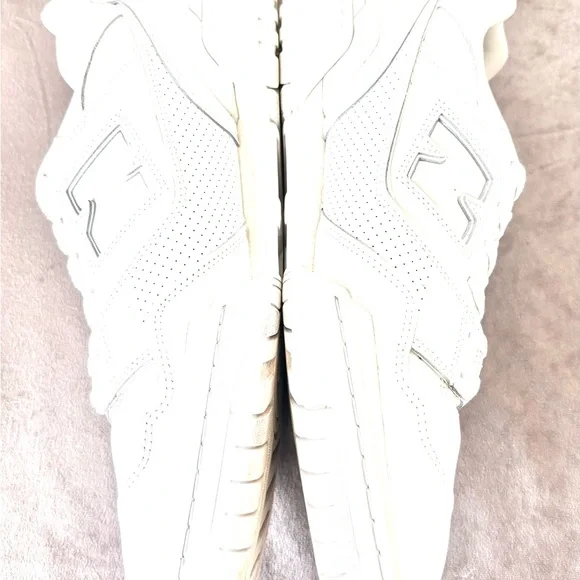 MENS NEW BALANCE WHITE BASKETBALL 650 R
DESIGN LOW TOP LACE UP SZ 16 - Picture 7 of 11